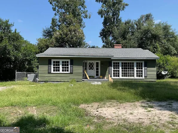 66 Kibbee St, Hawkinsville, GA 31036