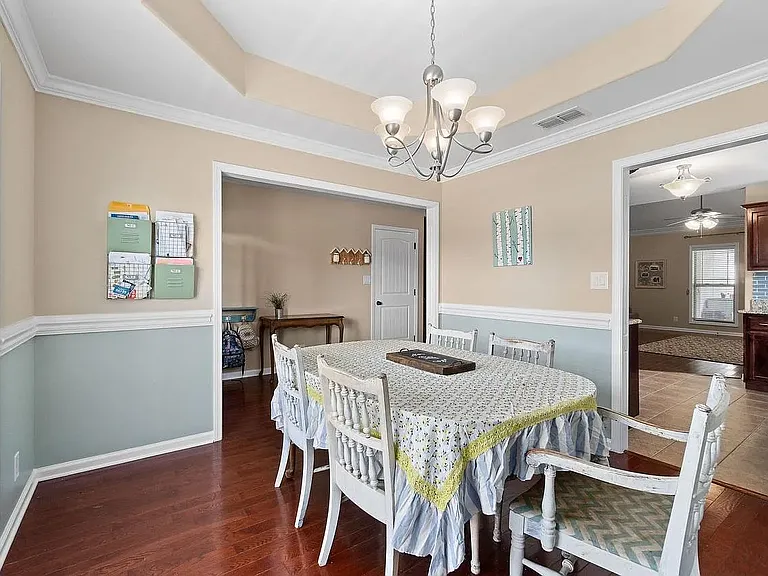 2231 Fairfax Dr — Photo 26