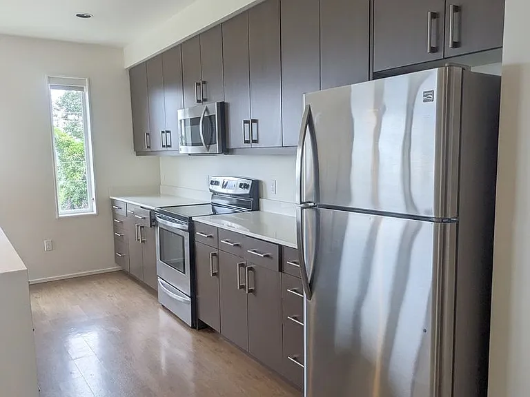 Viewpoint Terrace Apartments — Photo 18