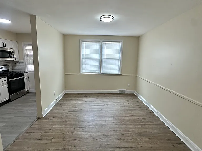 1739 Joan Ave — Photo 5