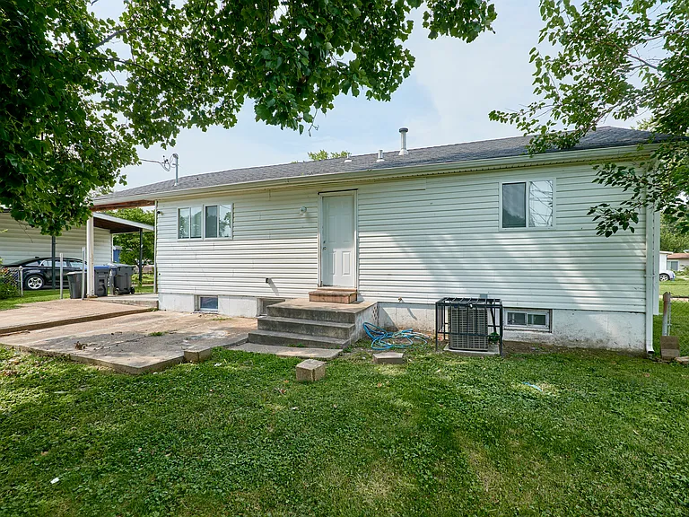 1915 Curtis Ct — Photo 24