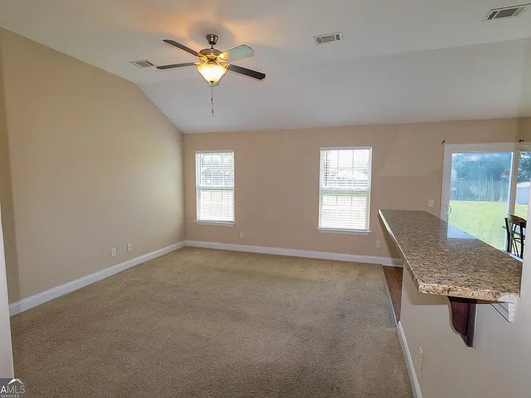 612 Hampstead Ave — Photo 3