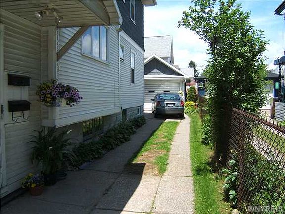3rd image of 1206 Walden Ave