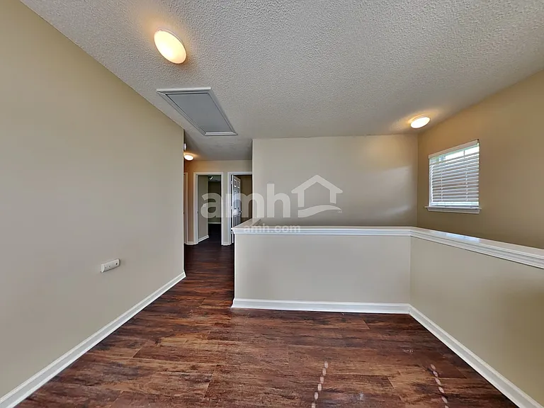104 Reading Ct — Photo 7