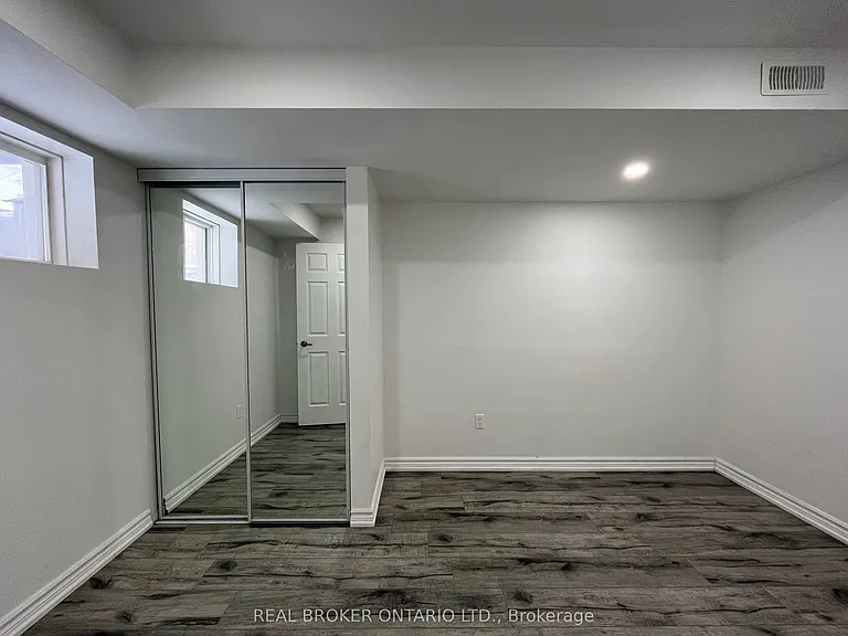 7 Robert Green Cres #BASEMENT — Photo 6