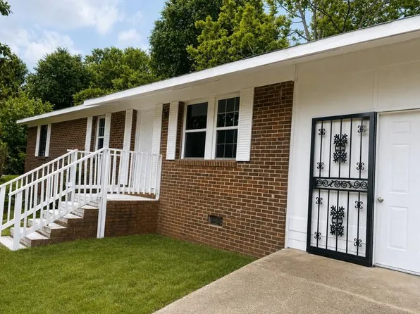 93 North St, Lumpkin, GA 31815