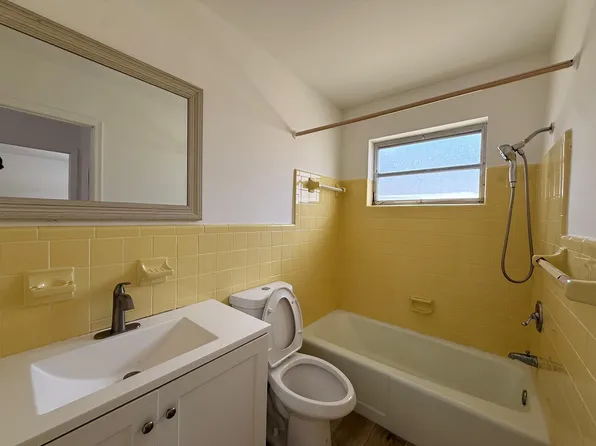 2525 Pierce St APT 7, Hollywood, FL 33020