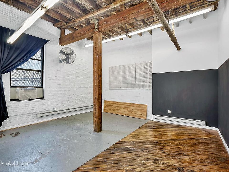 2nd image of 201 Richards St Ste 11