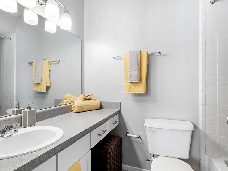 2 Bedroom B - 2 Bed / 2 Bath - 889 Sq.Ft.