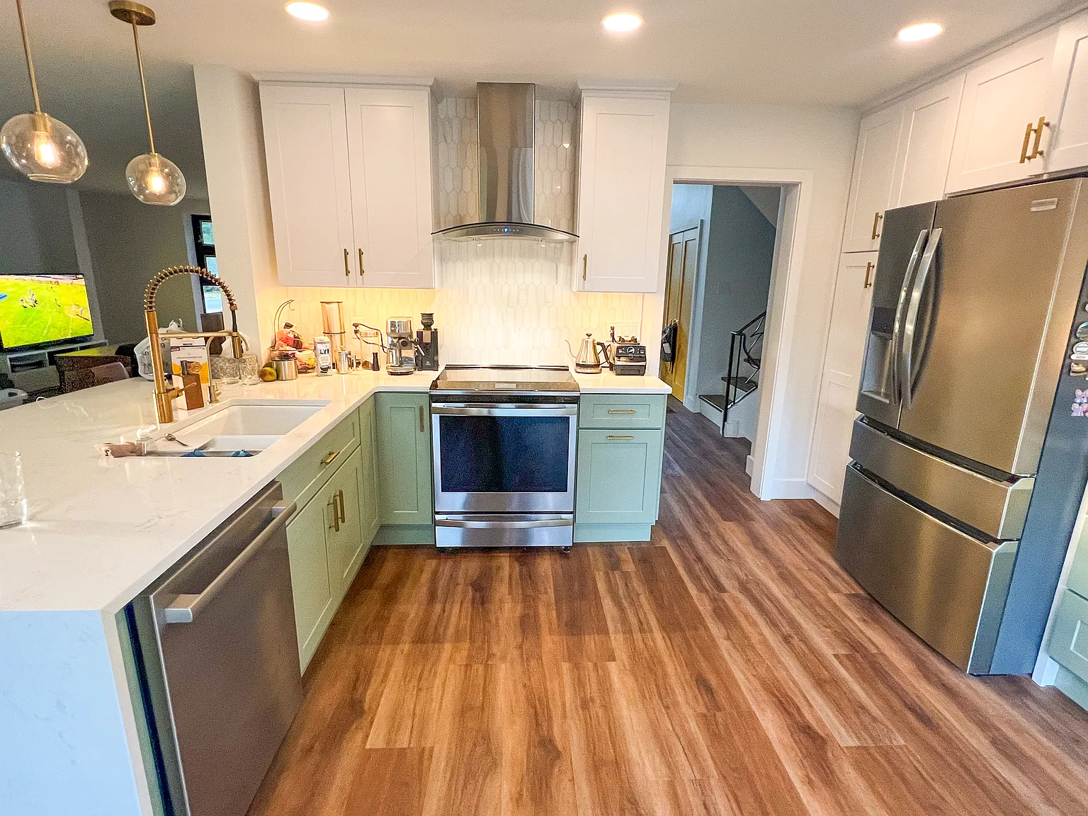 4 bed, 2766 sqft, $4,950 — Photo 2