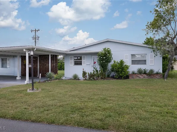 2205 Croton Ct, Lehigh Acres, FL 33936