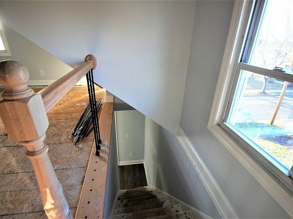 4th image of 230 No 10 Ave
