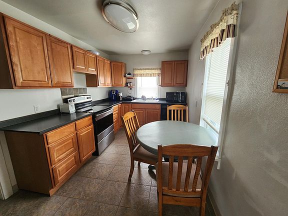 2nd image of 920 1/2 E Adams Ave