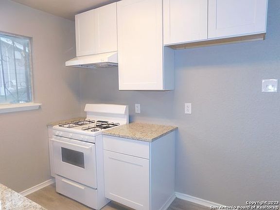 5th image of 5014 Bartmer Ave