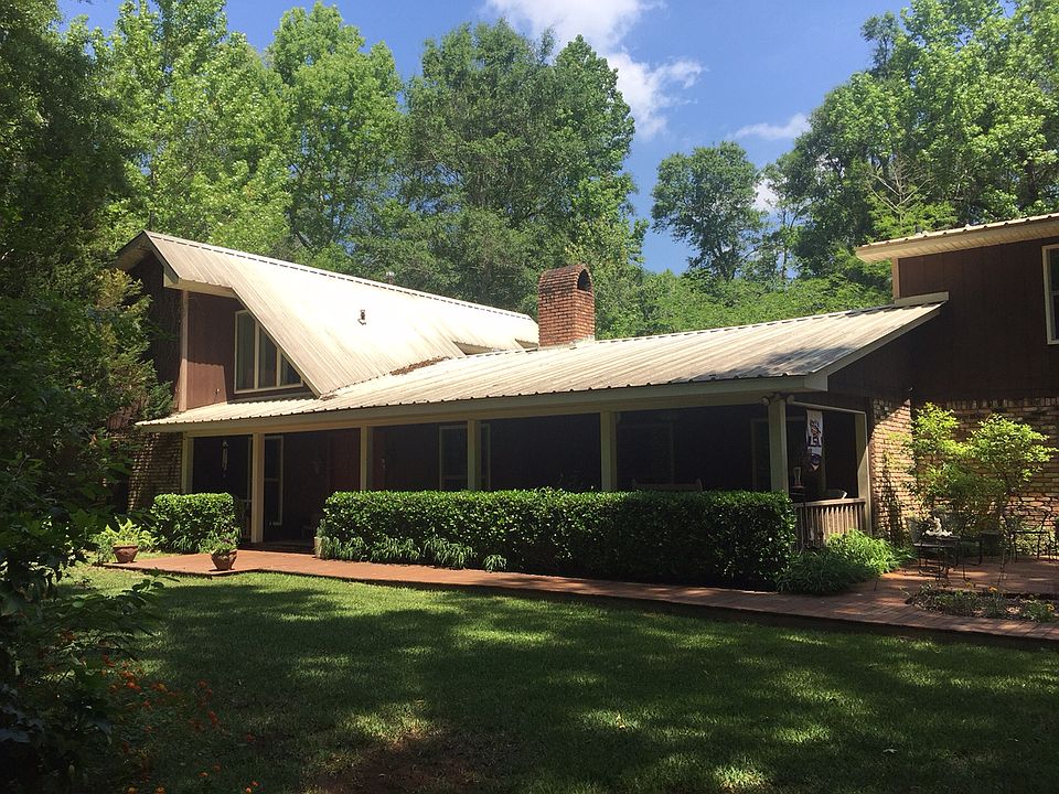 2+ acres/wooded & landscaped