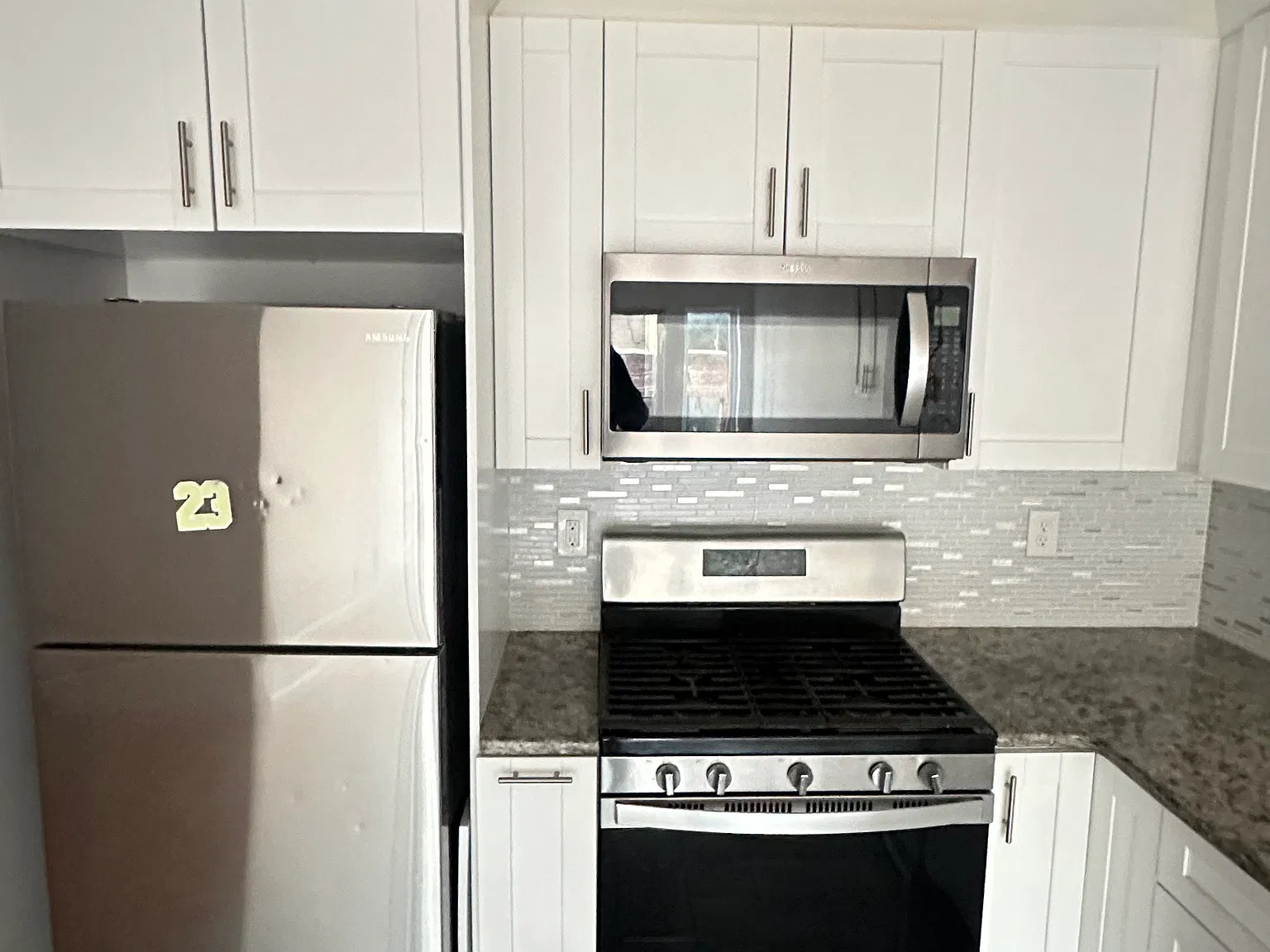 3 bed, $2,700 — Photo 2