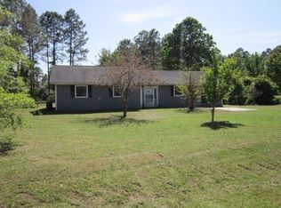 43 Village Dr, Woodbine, GA 31569