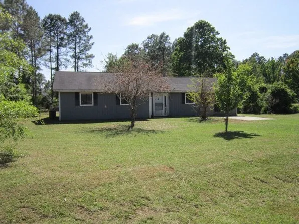 43 Village Dr, Woodbine, GA 31569