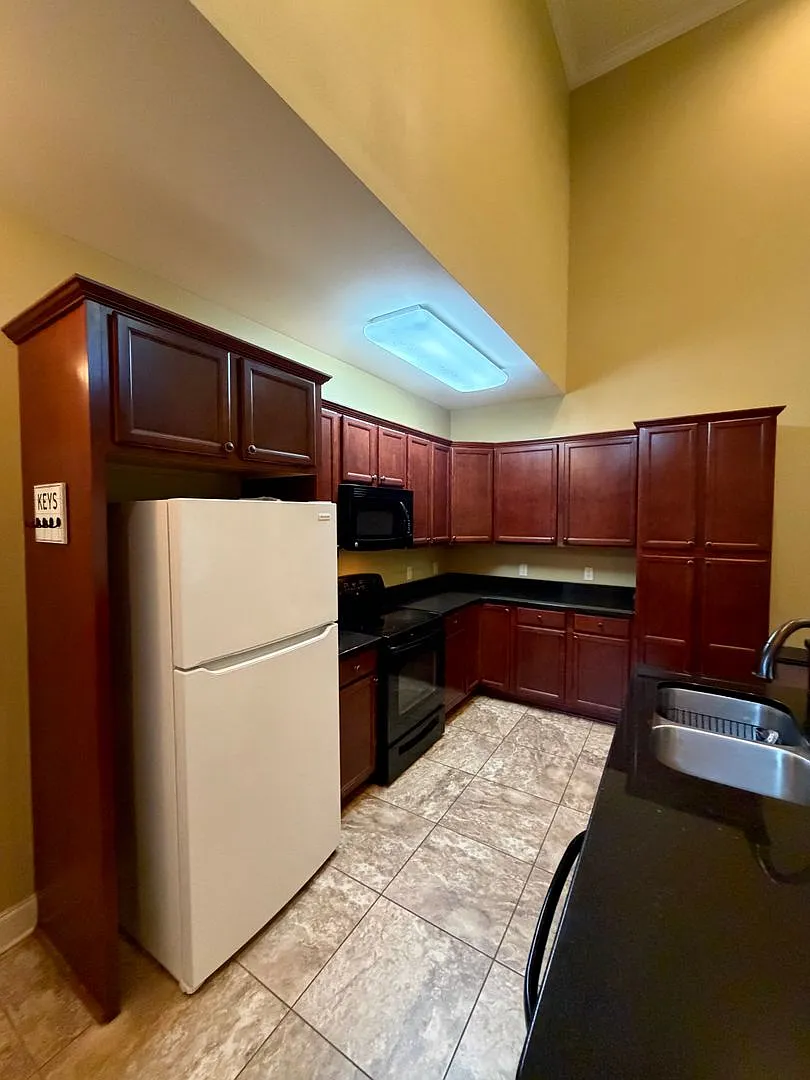 4 bed/4 bath in Midtown! — Photo 4