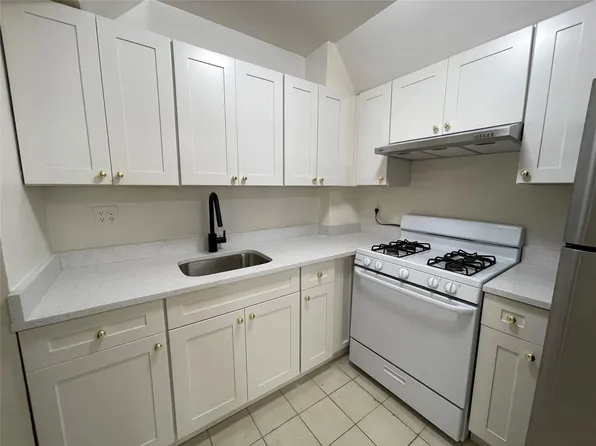 4260 Colden Street #4B, Flushing, NY 11355