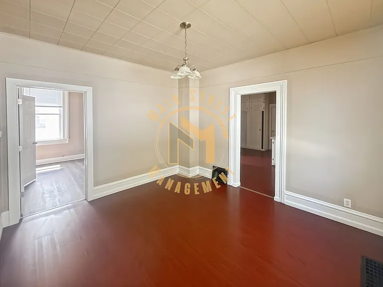 517 N Ashland Ave — Photo 9