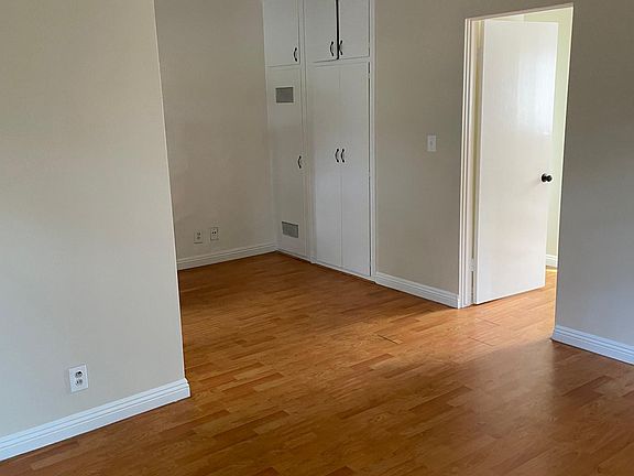 2nd image of 330 E Bellevue Dr #2