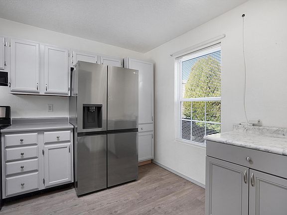 5th image of 12724 Singing Arrow Ave SE