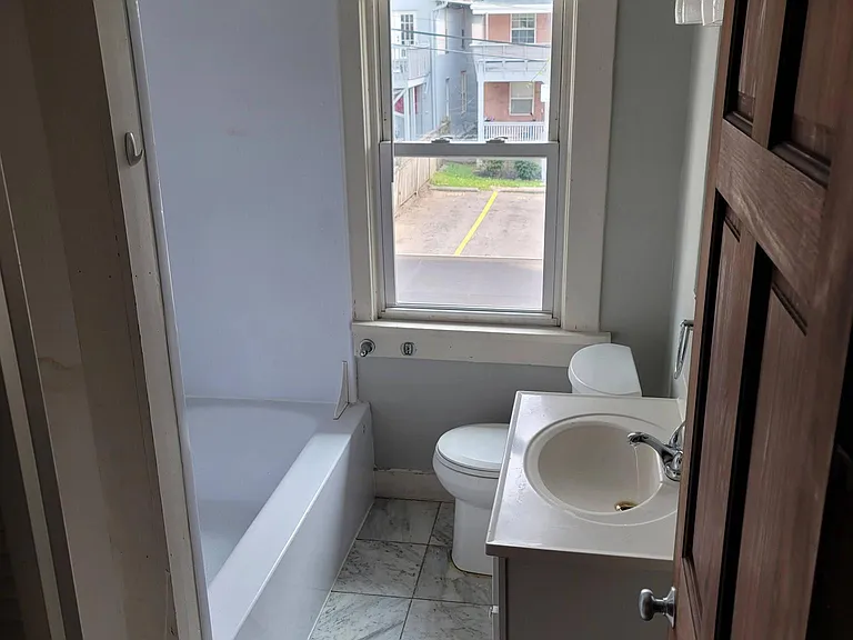 319 E 18th Ave — Photo 35