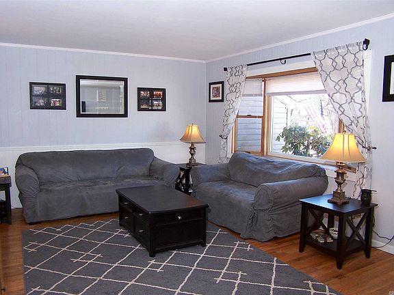 4th image of 19 Marc St