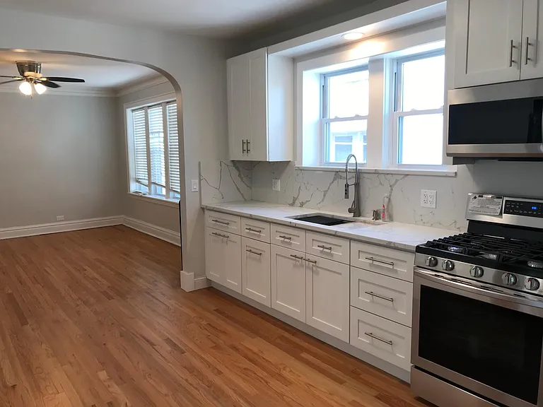 7361 N Hoyne Ave #2 — Photo 9