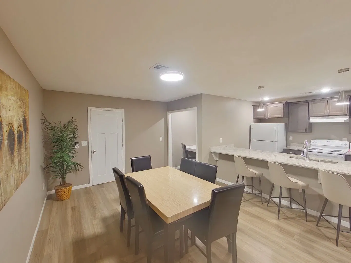 520 N Mathewson Ave — Photo 4