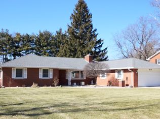 809 Gary Ave, Aurora, IL 60506