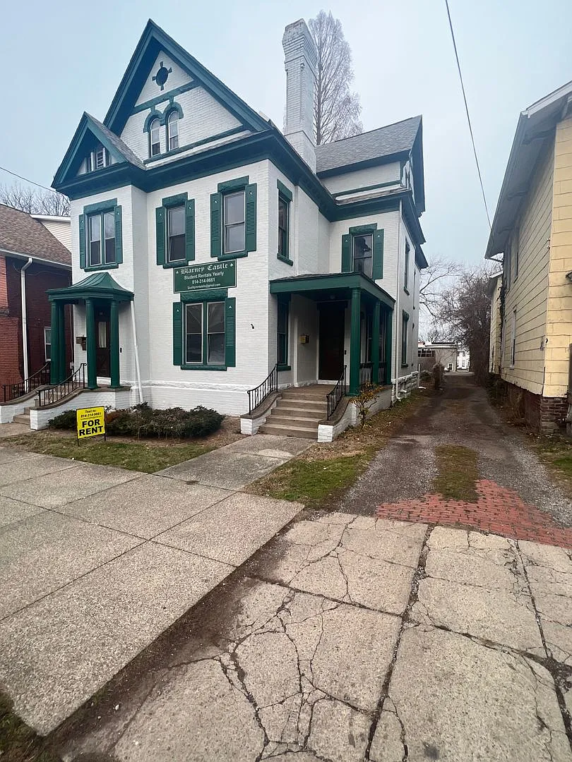 354 W 9TH — Photo 1