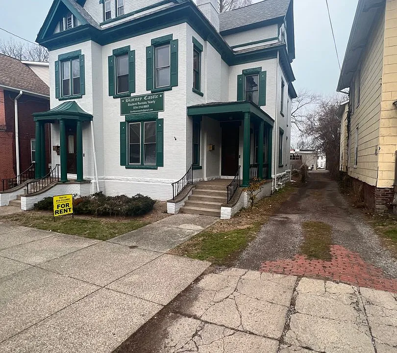 354 W 9th St