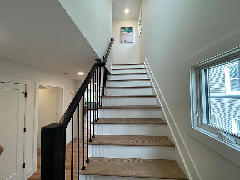 303 Forman Ave — Photo 21