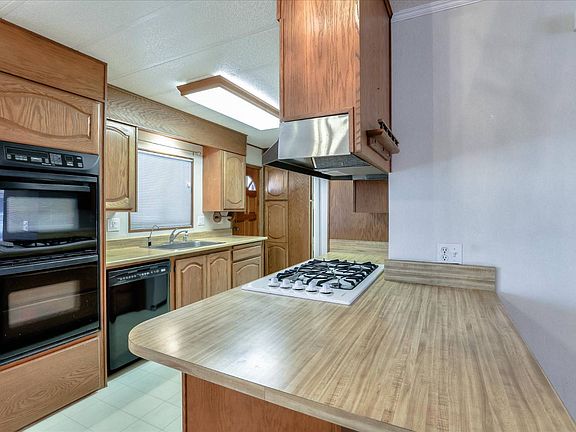 5th image of 275 Burnett Ave #116