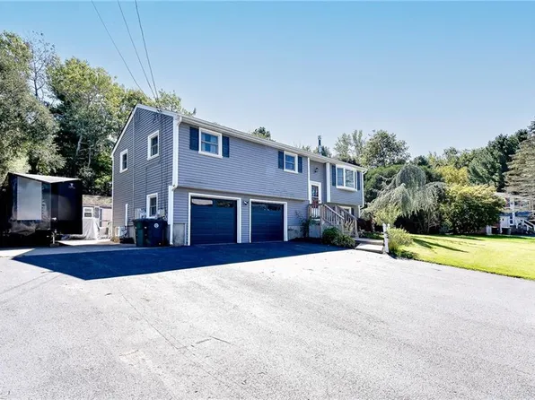 27 Longfellow Dr, Coventry, RI 02816
