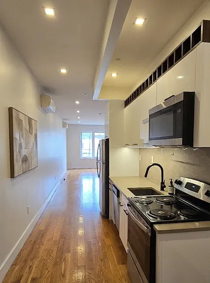 163 Court St #3B — Photo 1
