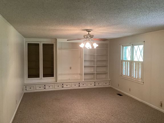 3rd image of 400 Lonz St