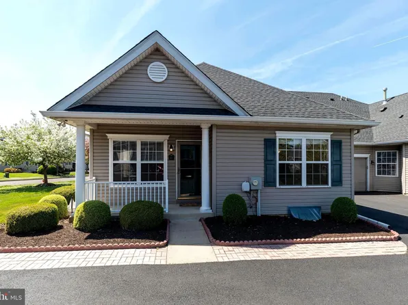 49 Freedom Ln, Bensalem, PA 19020