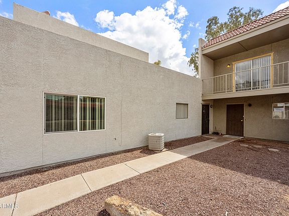 2nd image of 2837 E MARCONI Avenue