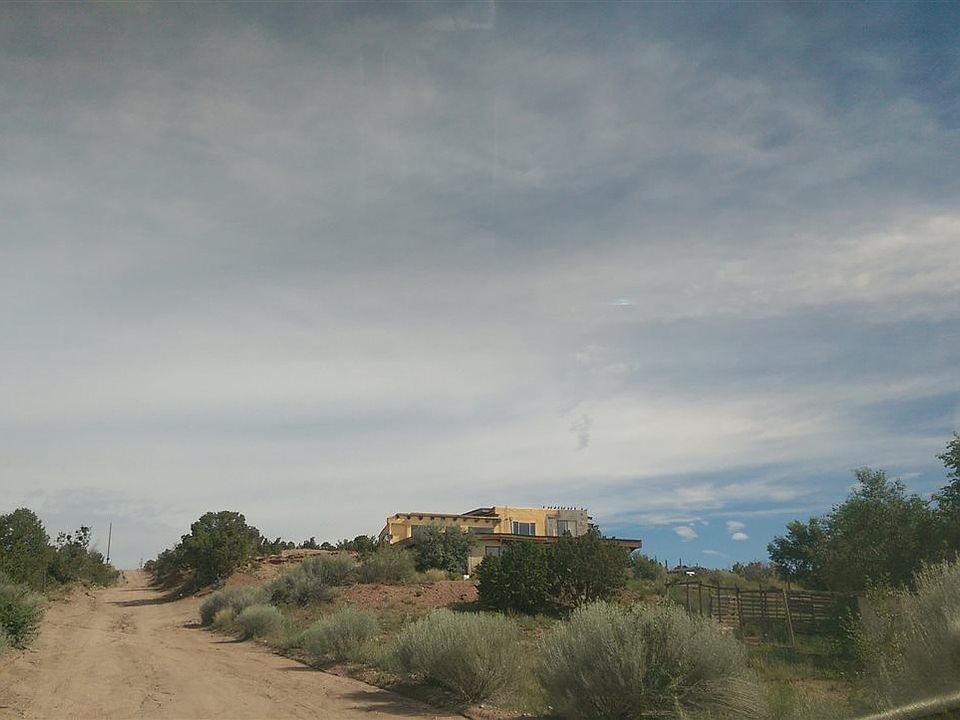 1st image of 909 Camino Tres Arroyos