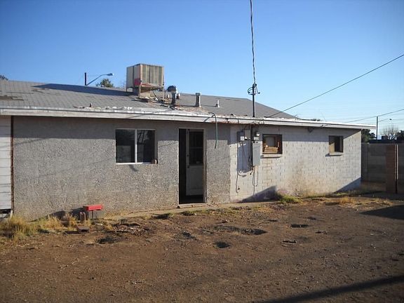 4th image of 3612 N 44th Ave