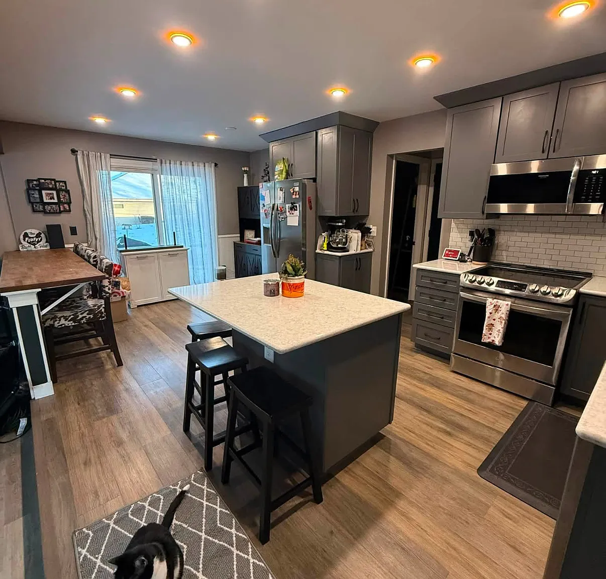 1 bed, 1200 sqft, $1,400 — Photo 1