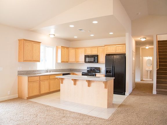 2nd image of 67 Pepperwood Ln