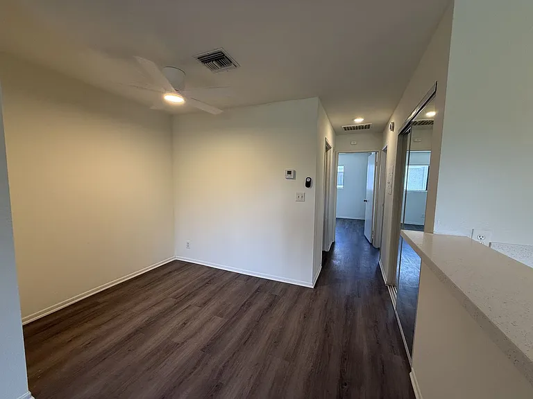14543 Burbank Blvd — Photo 32