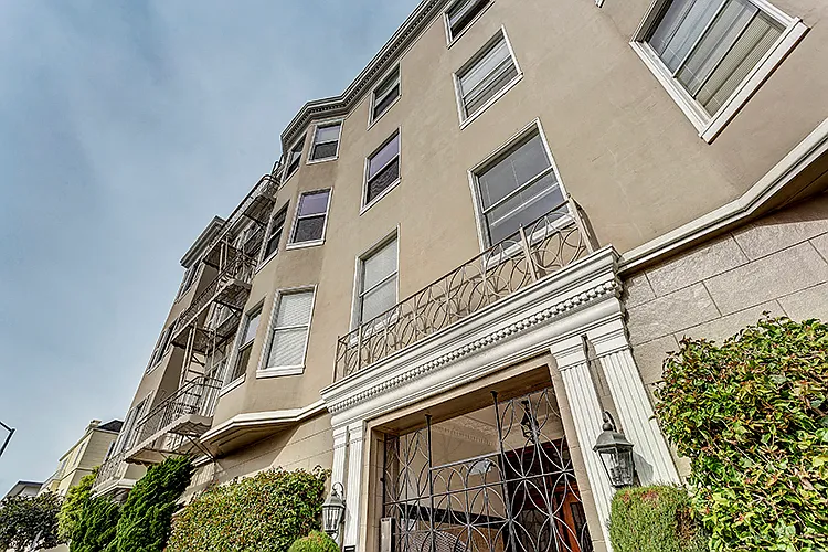 2240 Golden Gate Ave — Photo 18