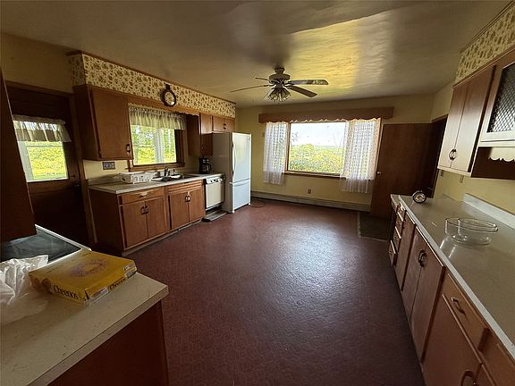 4th image of 21641 Irish Rd