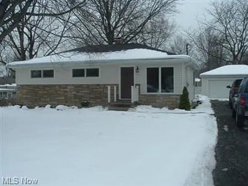 3338 Draper St SE Photo 1