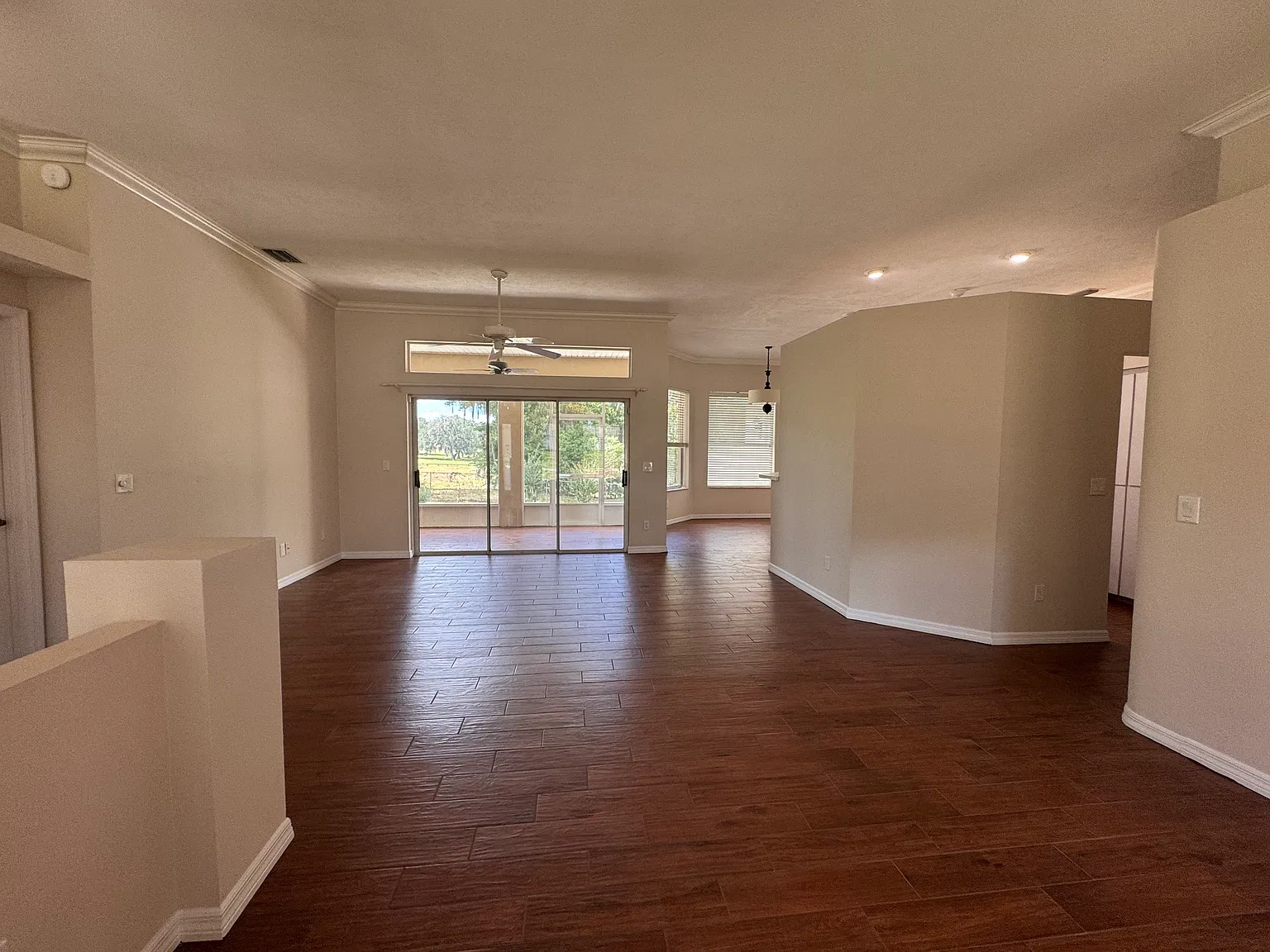 4 bed, 2000 sqft, $2,499 — Photo 2